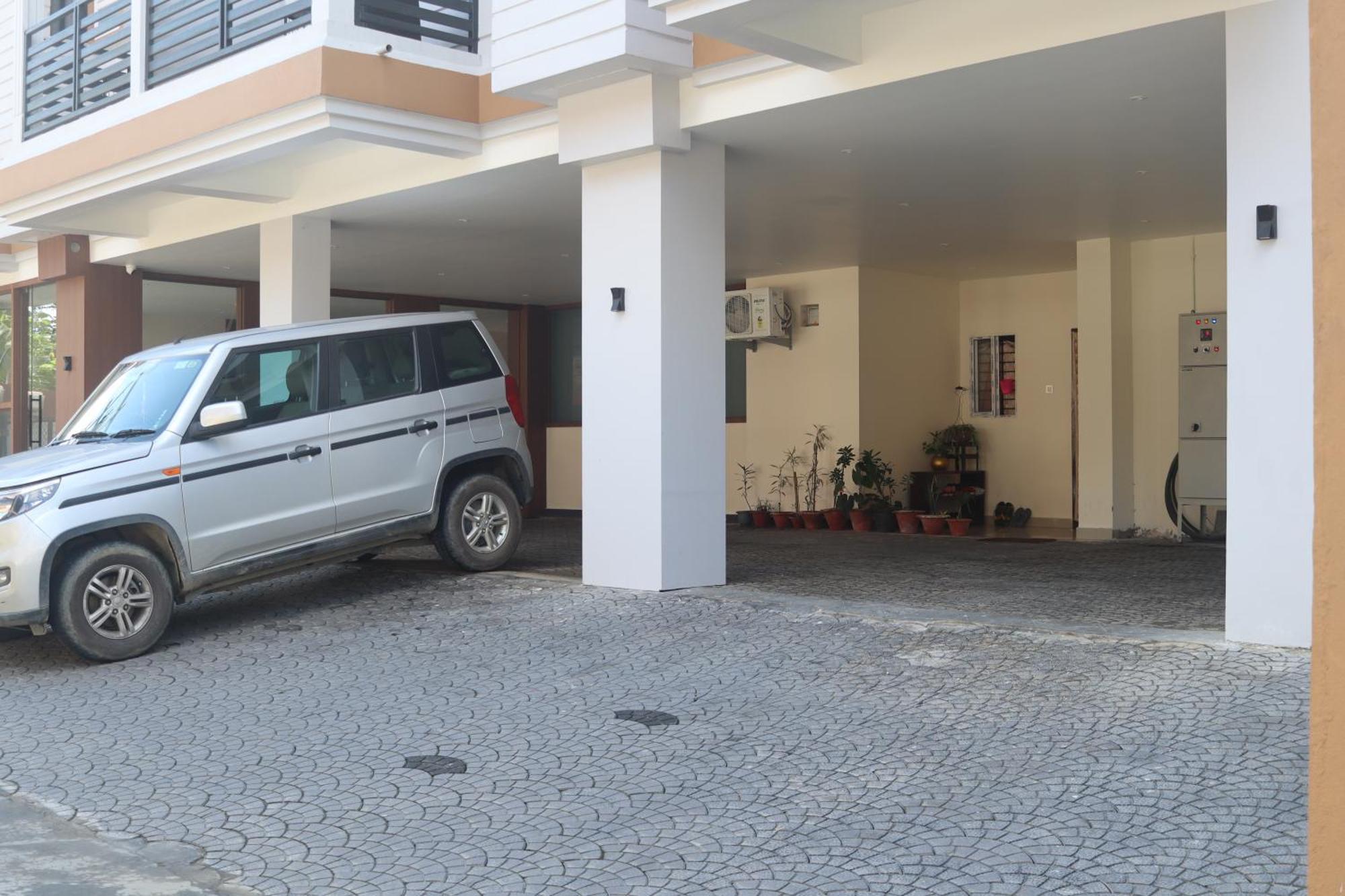 Отель The Dibrugarh Address Экстерьер фото