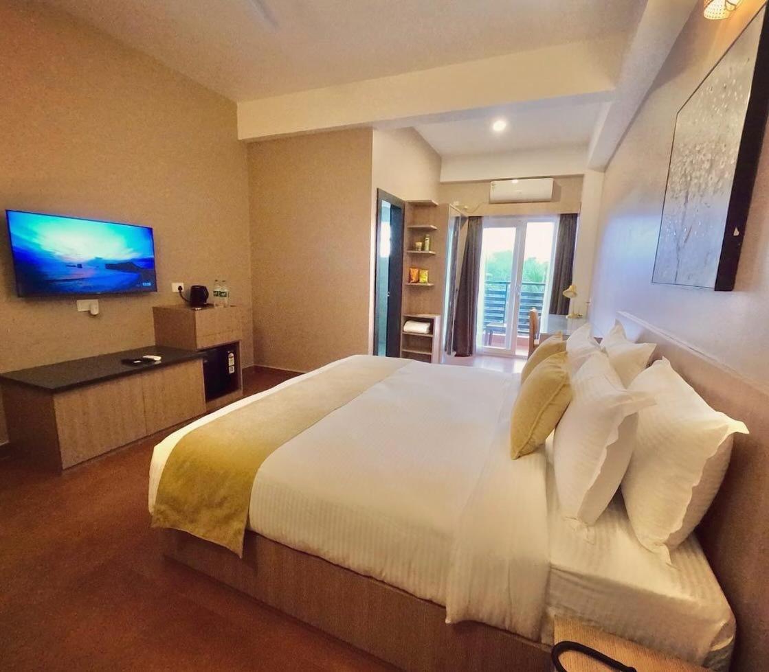 Отель The Dibrugarh Address Экстерьер фото