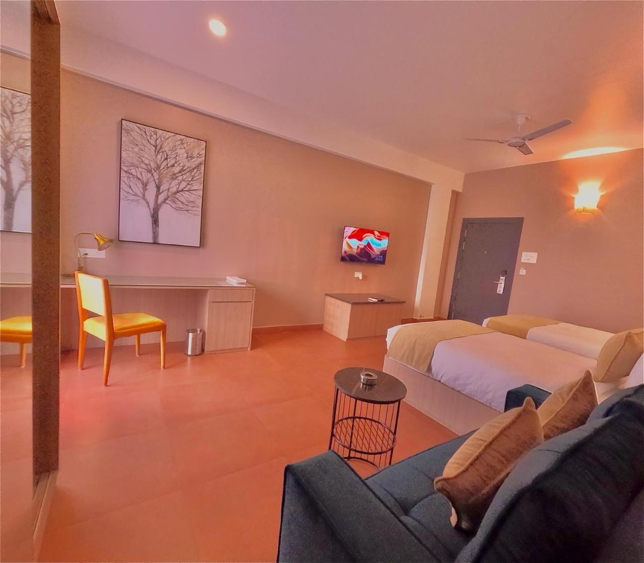 Отель The Dibrugarh Address Экстерьер фото